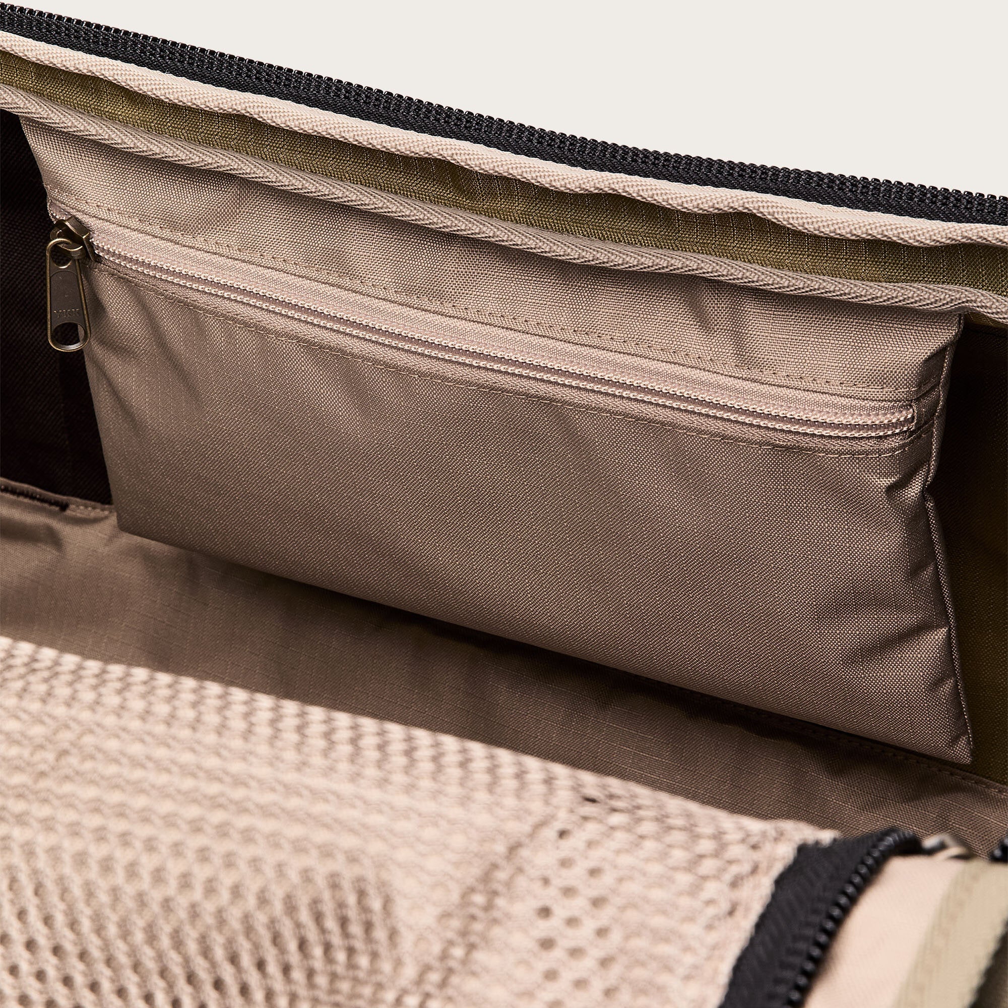 ALL-WEATHER 50L DUFFLE BAG - Image 10