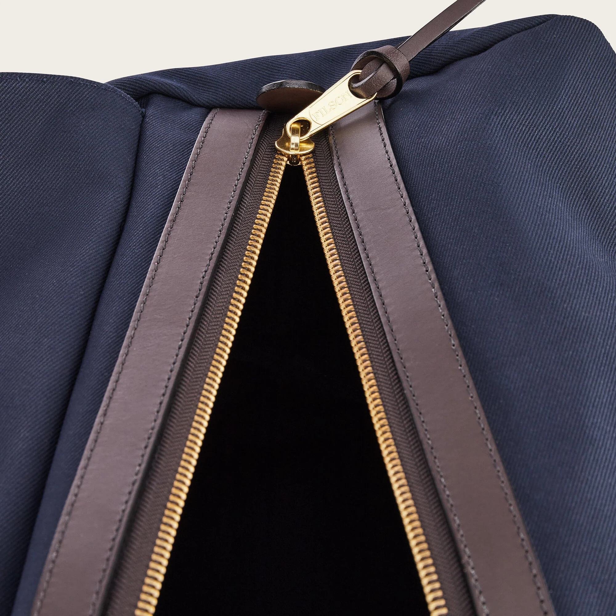 LARGE RUGGED TWILL DUFFLE BAG - Image 6